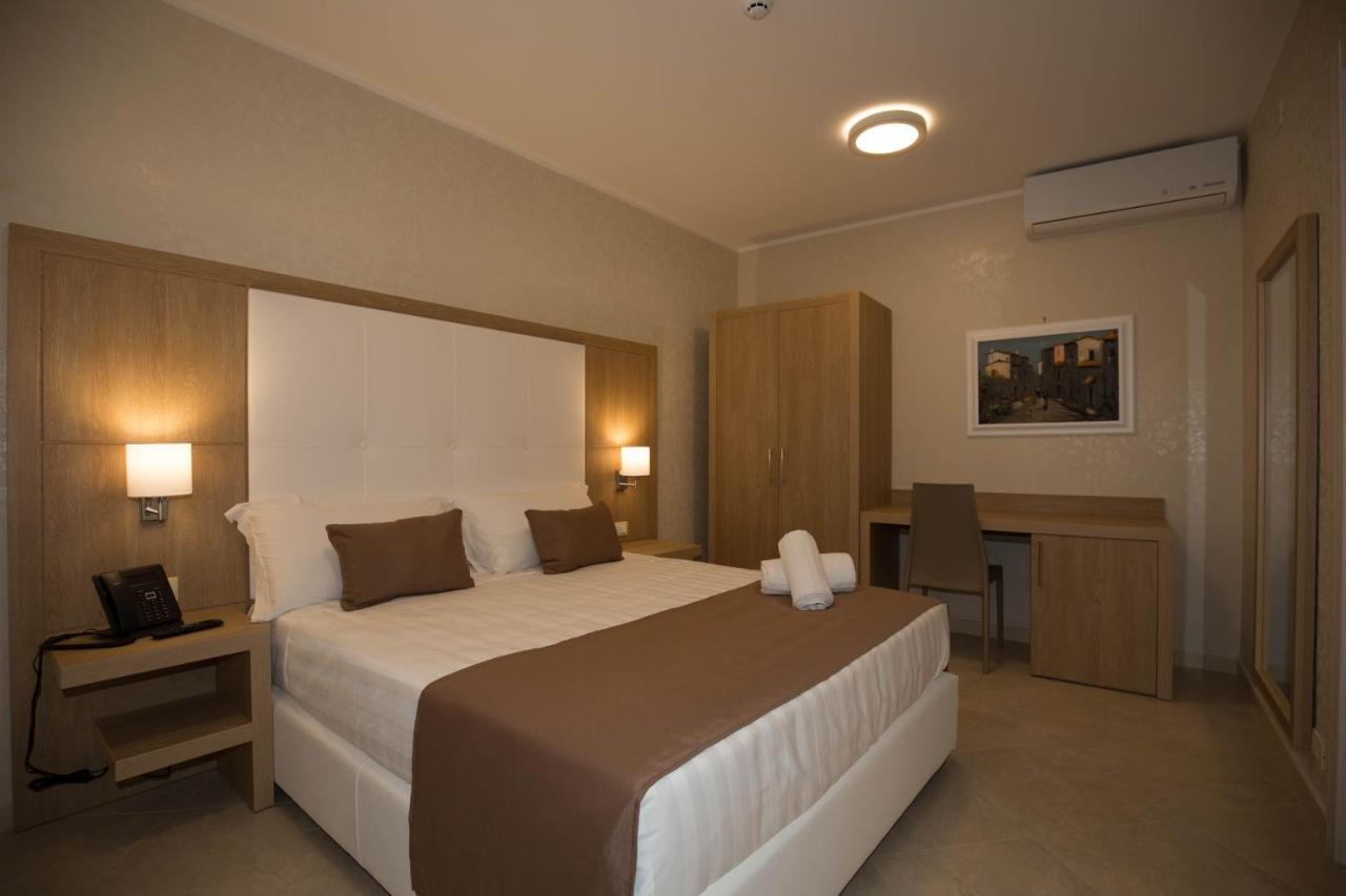 B&B La Serenissima ปาแลร์โม ภายนอก รูปภาพ