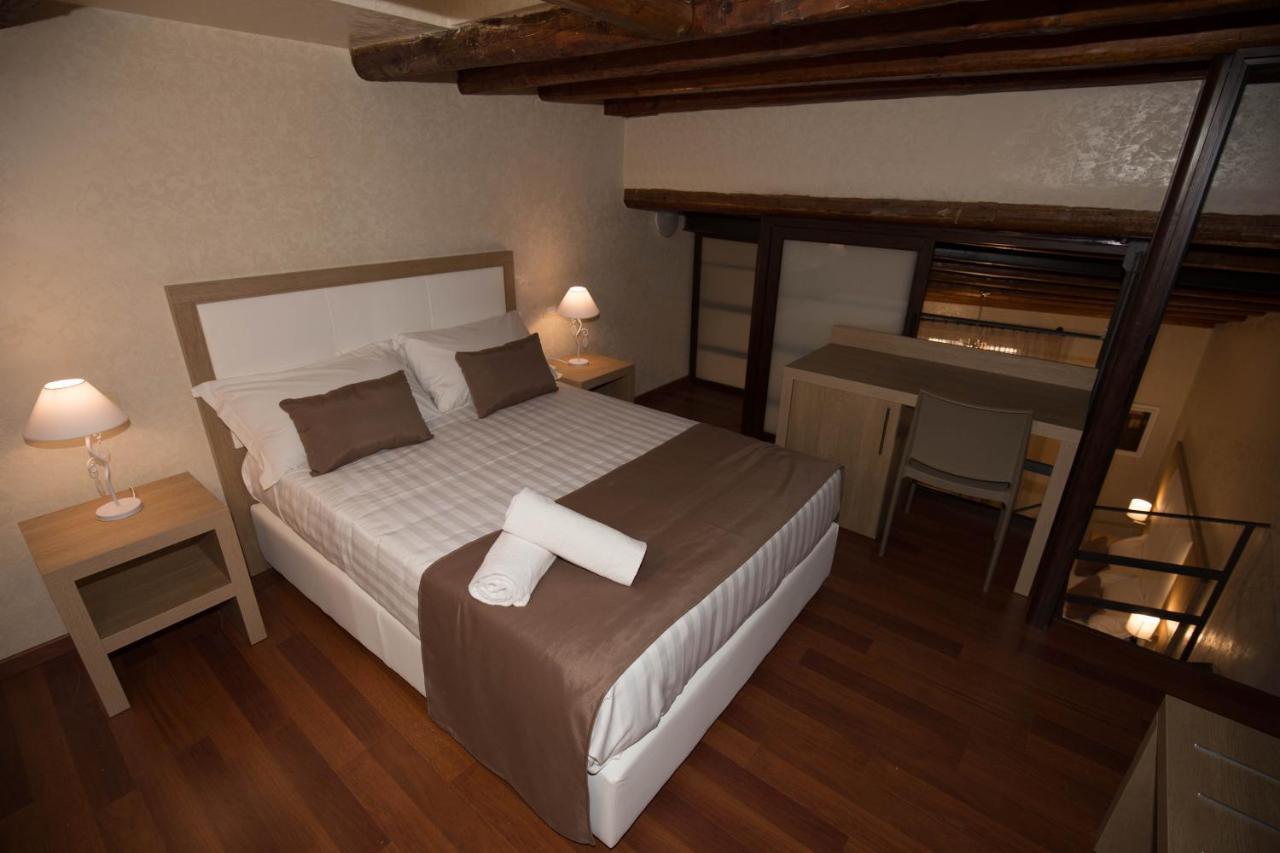 B&B La Serenissima ปาแลร์โม ภายนอก รูปภาพ